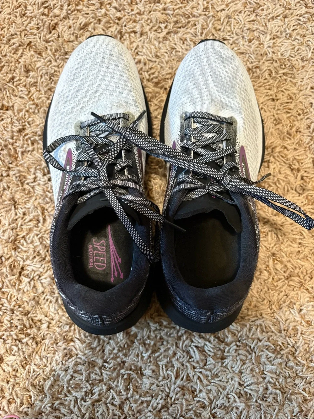 Brooks Launch 10 Running Shoes in Black Violet Women’s size 8
